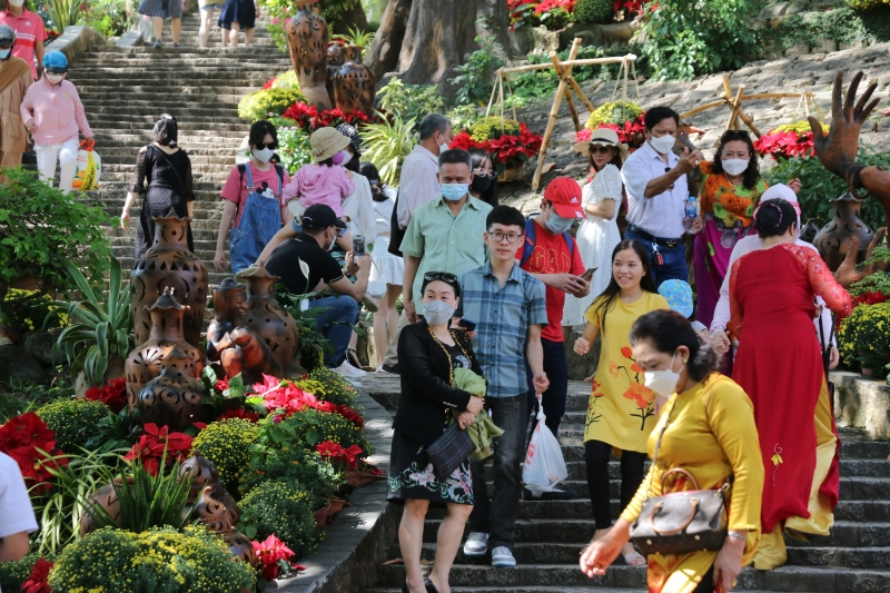 Tổ chức thích ứng tốt, an toàn, Khánh Hòa thu hút du khách dịp Tết Nguyên đán (06/02/2022)